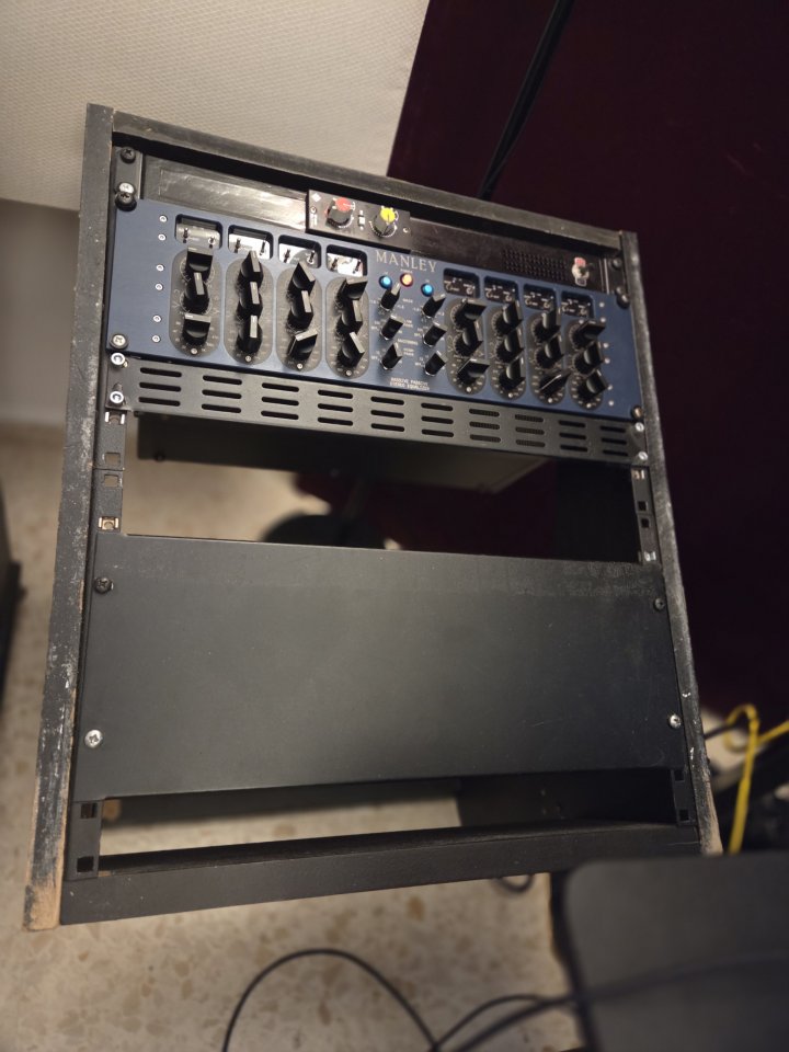 Mueble Rack de segunda mano · Foto 4 de 4 · Cádiz · 40 €