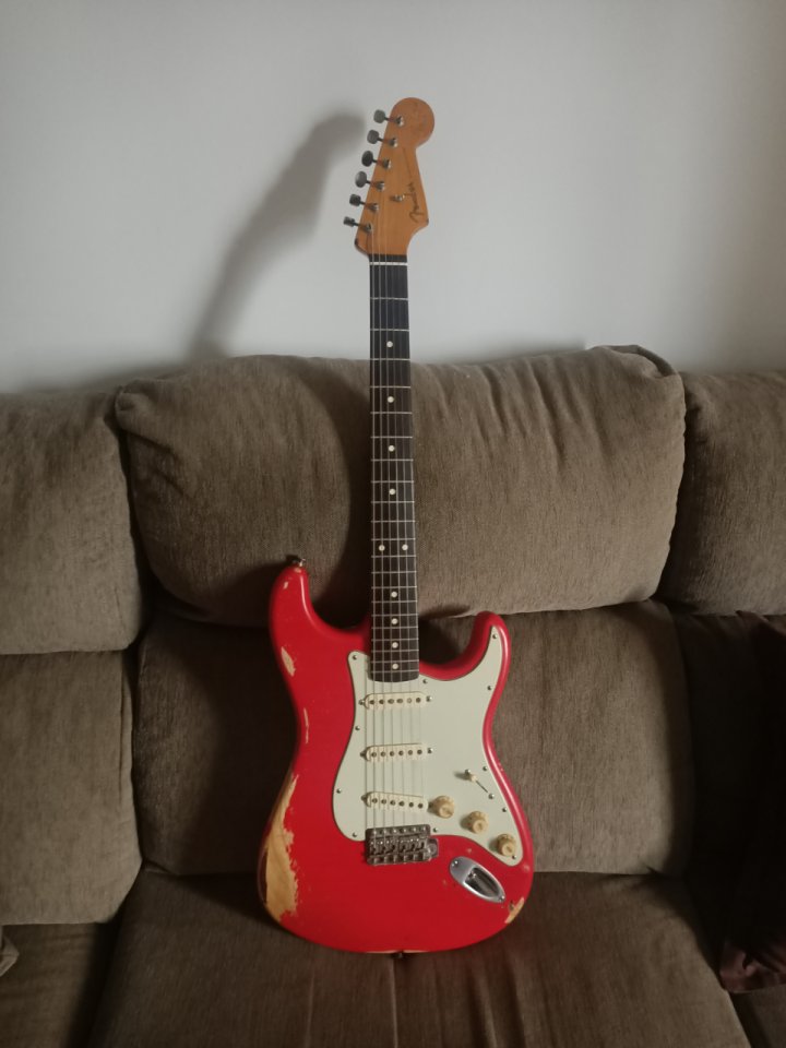 Fender Stratocaster Mark Knopfler signature de segunda mano · Foto 1 de 10 · Cádiz · 3500 €