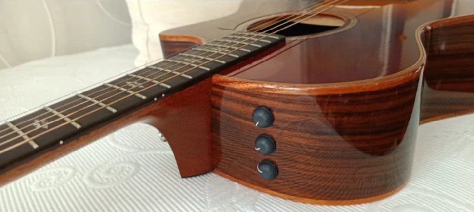 Taylor 714ce Western Sunburst de segunda mano · Foto 2 de 10 · Bizkaia · 2250 €