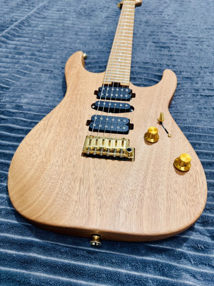 Charvel Pro Mod DK24 HSH 2PT Mahogany Natural de segunda mano · Foto 2 de 10 · SC Tenerife · 850 €