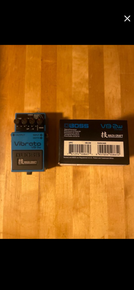 BOSS VB-2W Vibrato WAZA CRAFT Pedal Guitarra