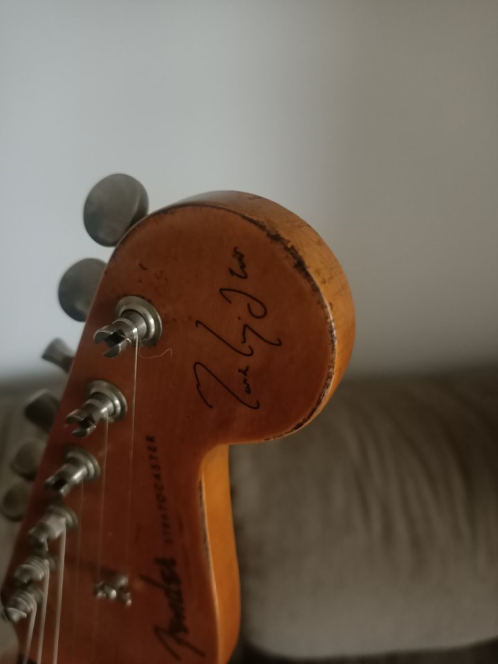 Fender Stratocaster Mark Knopfler signature de segunda mano · Foto 4 de 10 · Cádiz · 3500 €