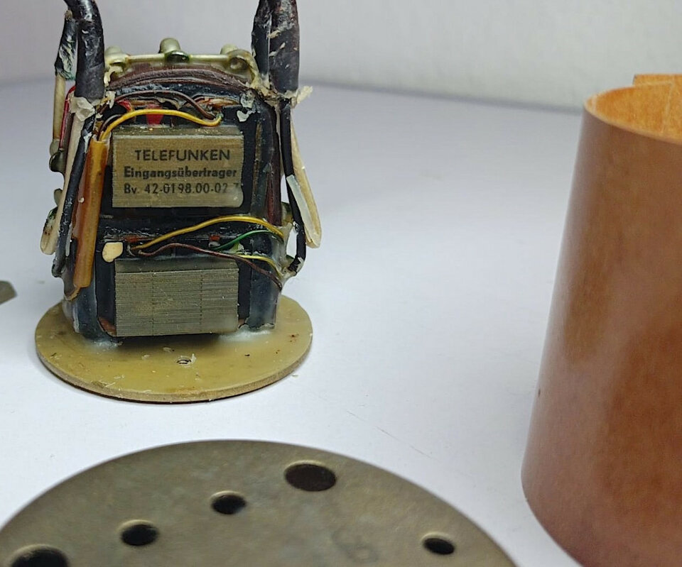 TELEFUNKEN stereo INPUT transformers 1:30     BV 42-0198.00-02.7