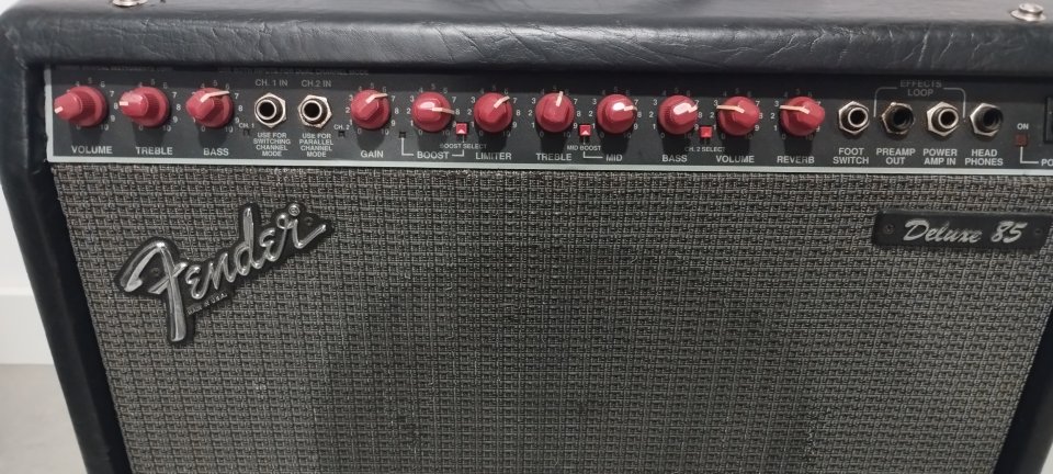 Amplificador Fender Deluxe 85