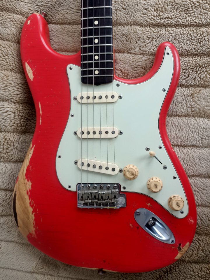 Fender Stratocaster Mark Knopfler signature de segunda mano · Foto 5 de 10 · Cádiz · 3500 €