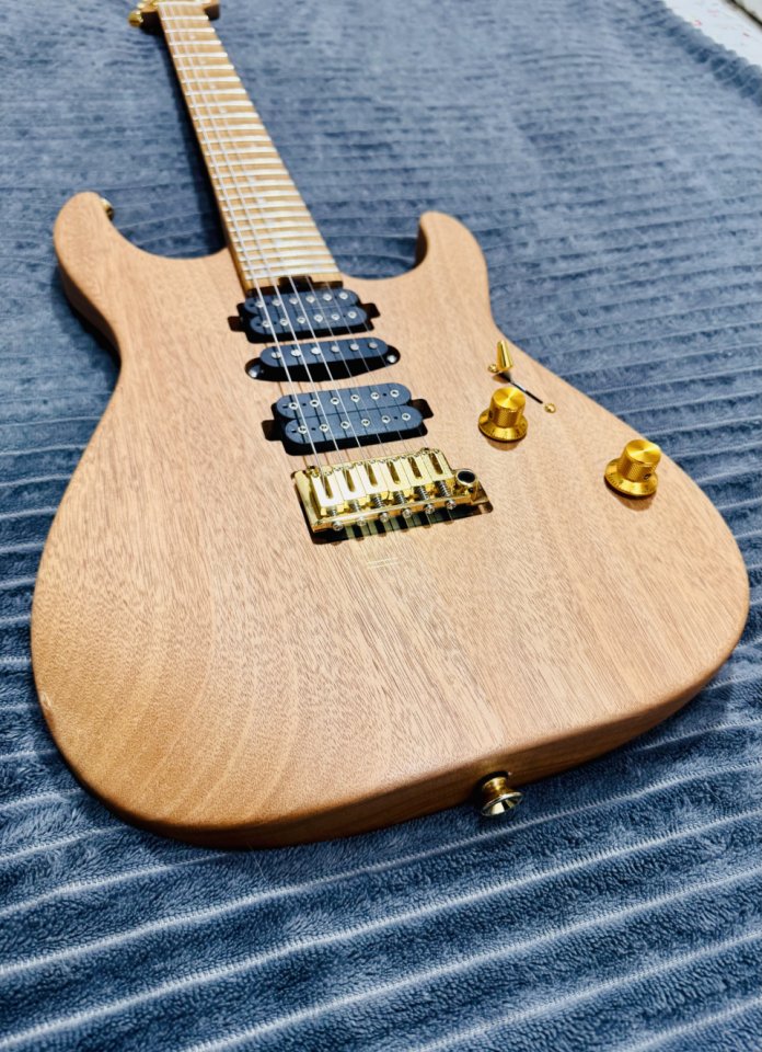 Charvel Pro Mod DK24 HSH 2PT Mahogany Natural de segunda mano · Foto 3 de 10 · SC Tenerife · 850 €