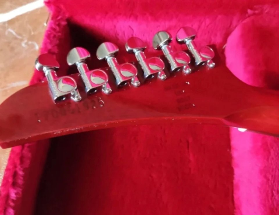 Gibson Explorer 2017 Heritage Cherry de segunda mano · Foto 7 de 8 · Jaén · 1899 €