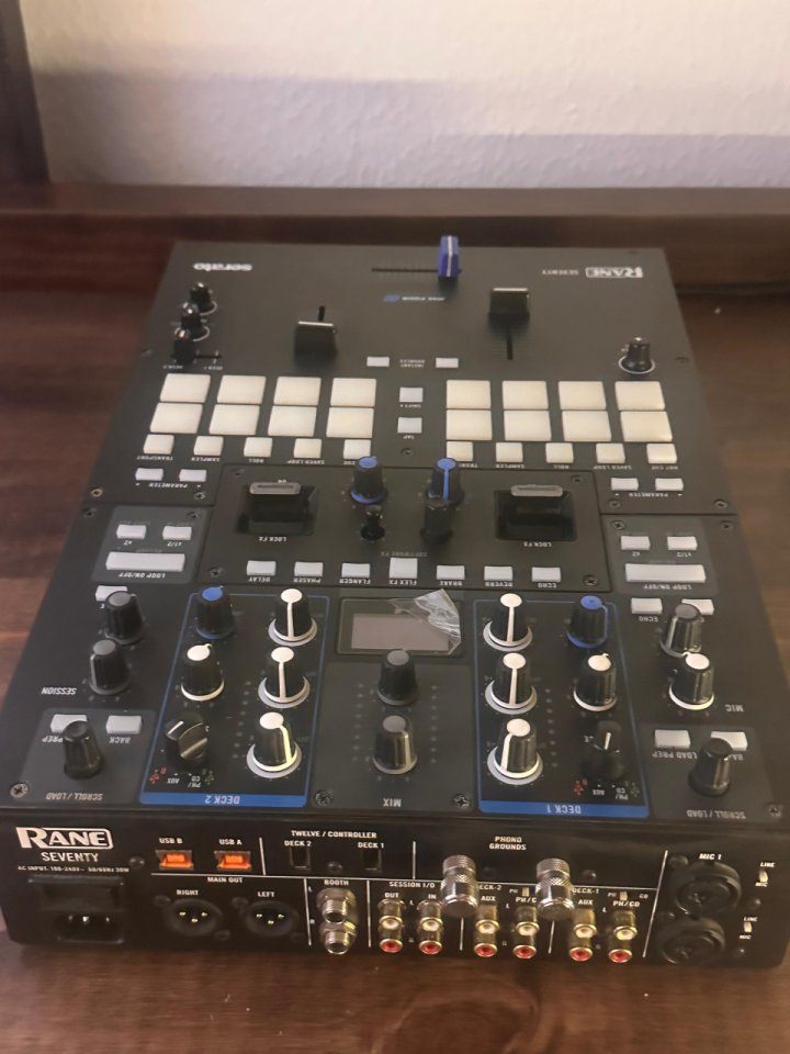 Mesa de mezclas Rane 70 Turntablism