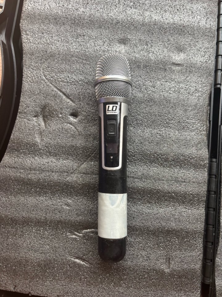 Micrófono inalámbrico ld system de segunda mano · Foto 1 de 2 · Cádiz · 50 €