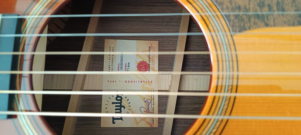 Taylor 714ce Western Sunburst de segunda mano · Foto 5 de 10 · Bizkaia · 2250 €