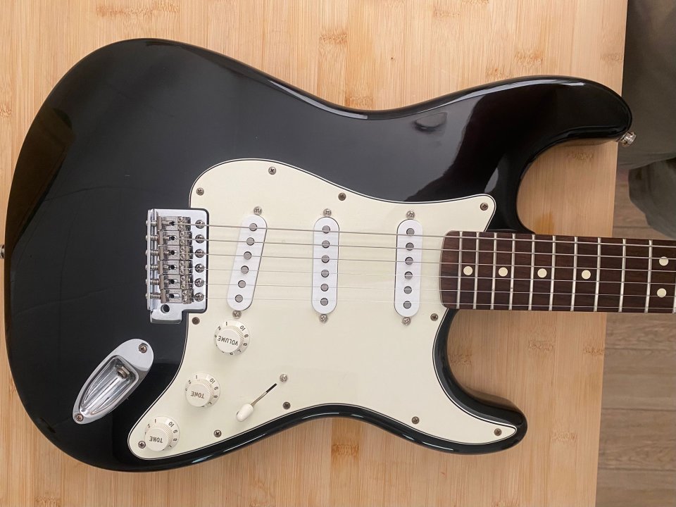 Fender Stratocaster 2015 Mexico (Vendo o cambio) de segunda mano · Foto 10 de 10 · Granada