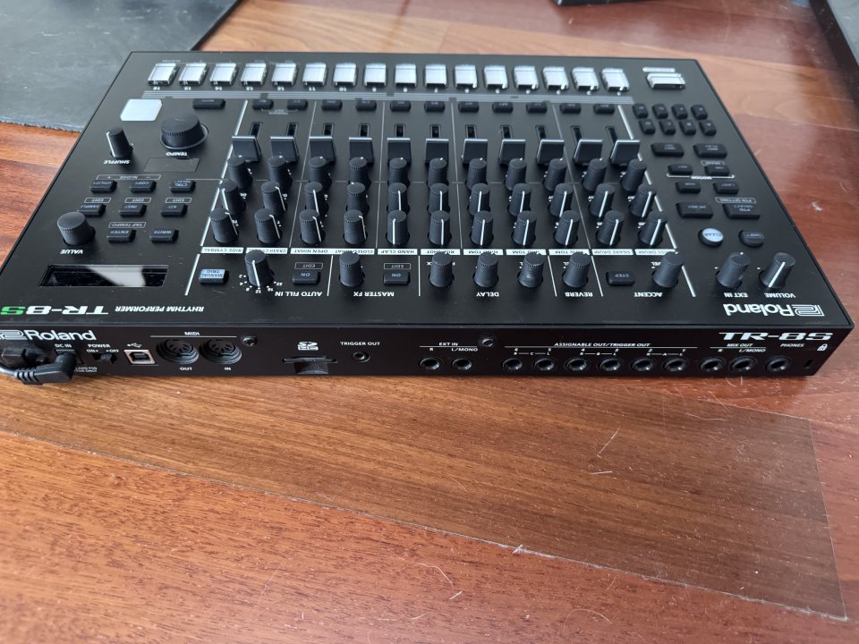 Caja de ritmos Roland TR-8S de segunda mano · Foto 4 de 5 · Madrid · 500 €