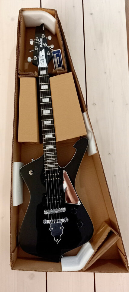 Ibanez PSM10-BK Paul Stanley KISS Signature guitarra eléctrica escala corta