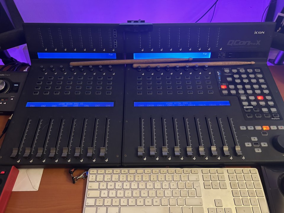 Vendo material de estudio variado