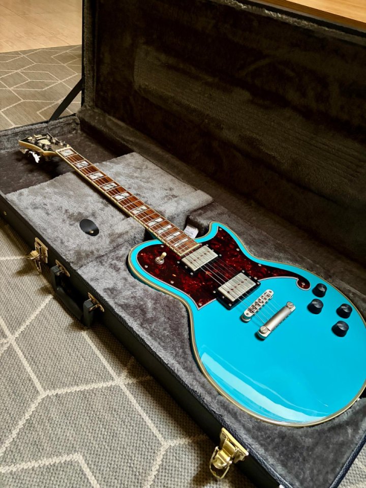 D'Angelico DELUXE BRANDON NIEDERAUER ATLANTIC + Pickups "Q-pickups" de segunda mano · Foto 2 de 7 · Zaragoza · 1200 €