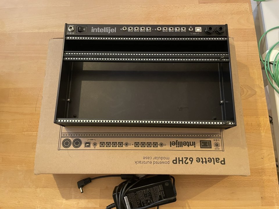 Intellijel 4U 62hp palette case de segunda mano · Málaga · 200 €