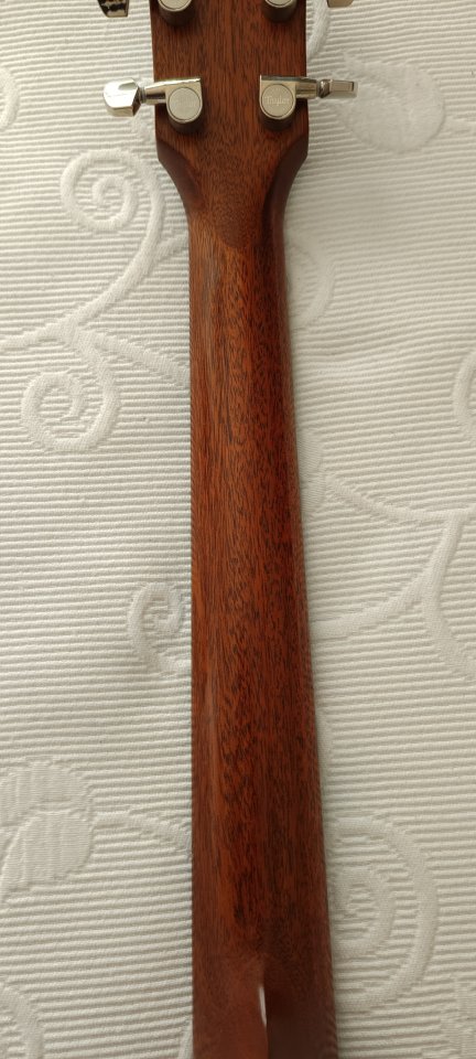 Taylor 714ce Western Sunburst de segunda mano · Foto 9 de 10 · Bizkaia · 2250 €