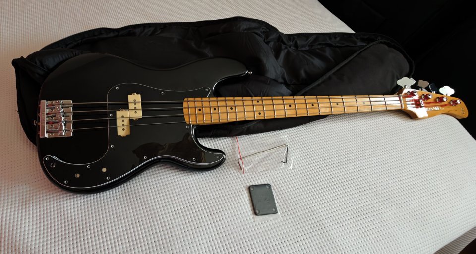 Fender Precision Sire P5 Black Bass de segunda mano · Foto 10 de 10 · Lugo · 490 €