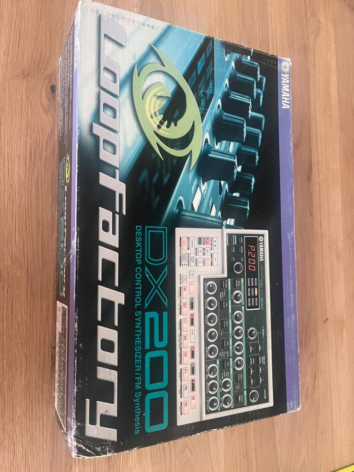 Yamaha DX 200 (IMPECABLE) de segunda mano · Foto 3 de 5 · Málaga · 650 €