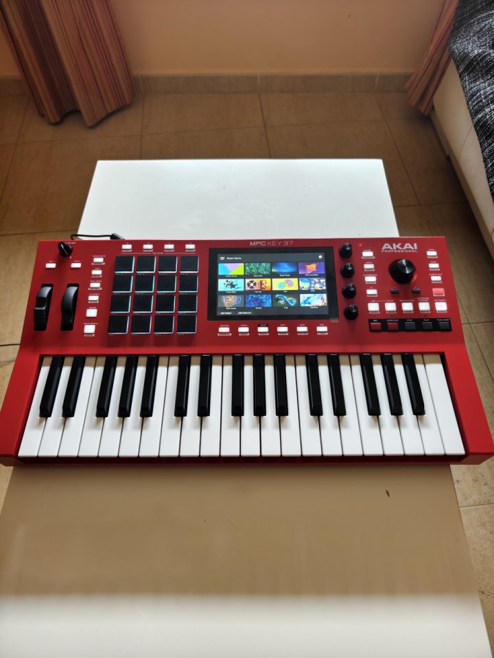 Akai MPC 37 key