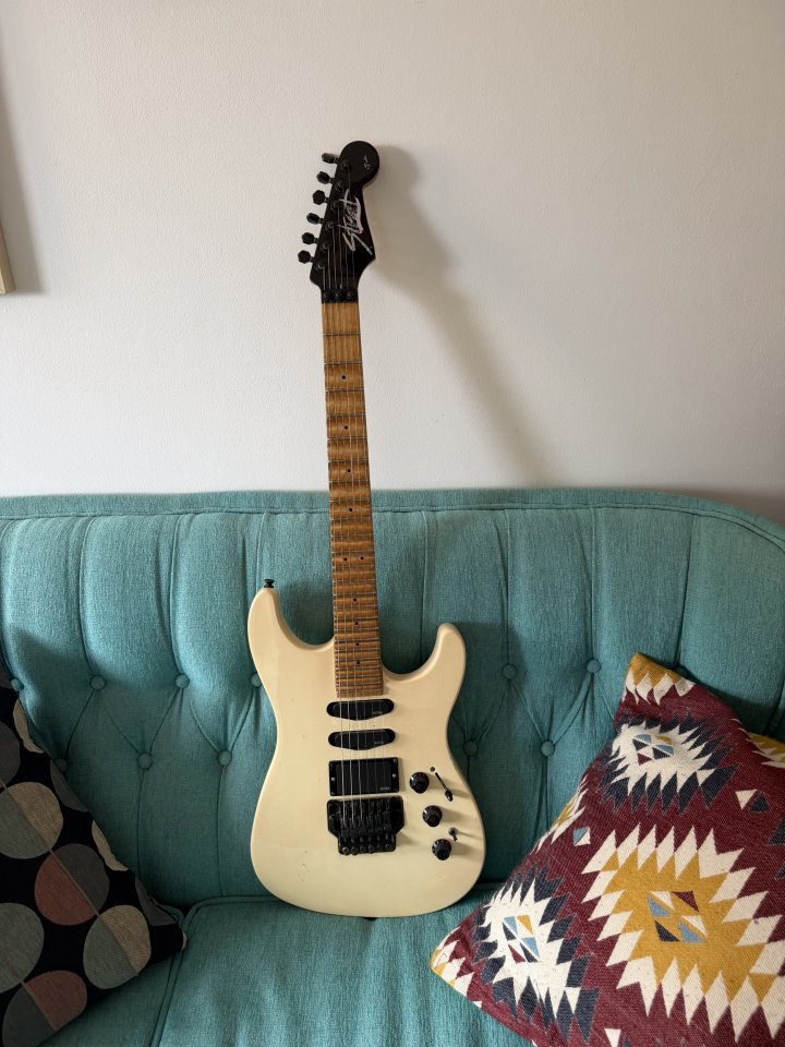Fender Stratocaster HM MIJ (Finales 80s)