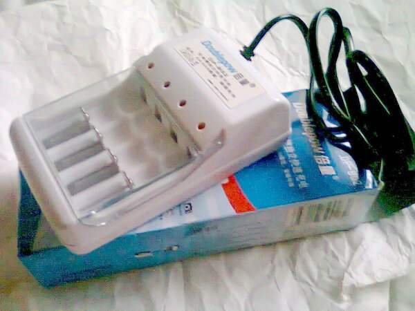 Cargador de baterías recargables AA Y AAA.