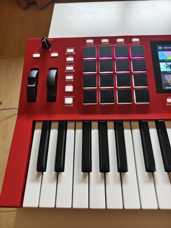 Akai MPC 37 key