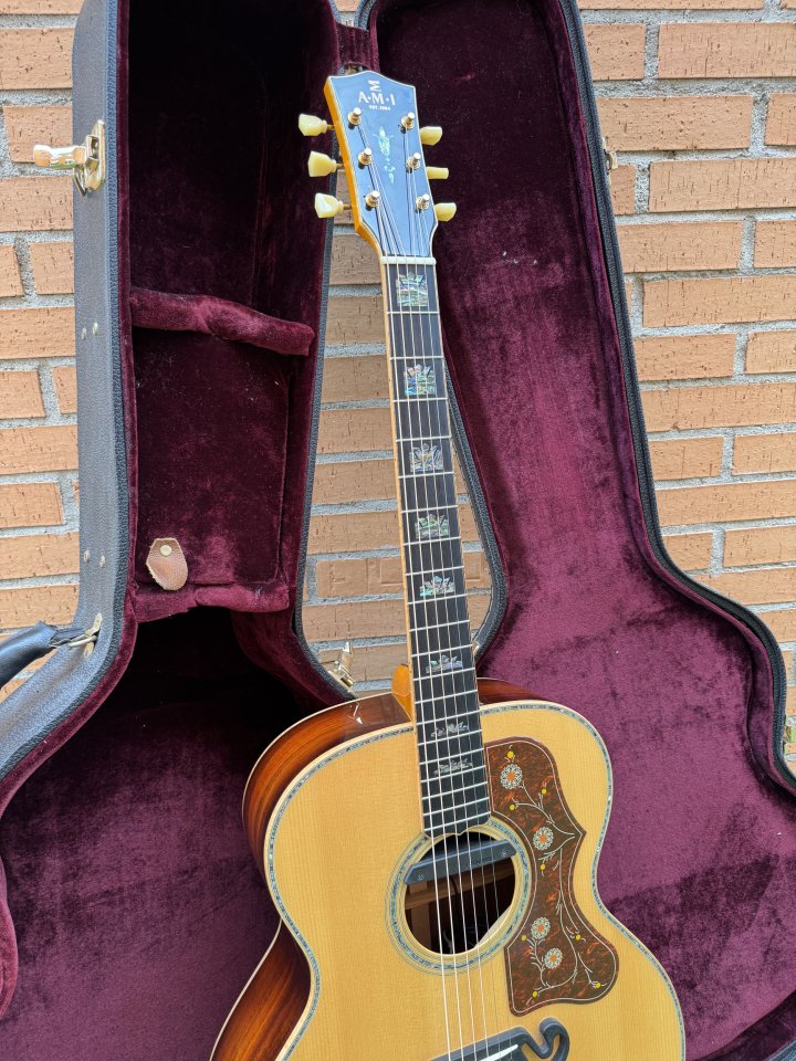 AMI SJG-200 (Sigma) Guitarra Acustica Jumbo