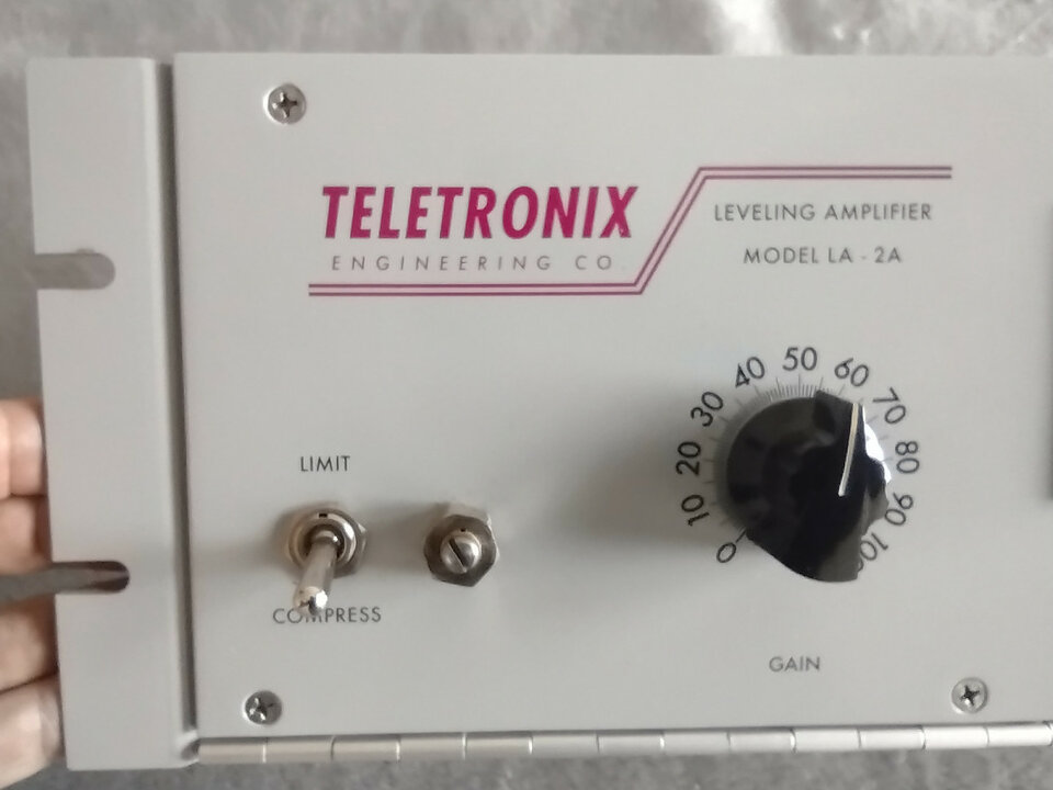 Compresor Universal Audio Teletronix LA2A