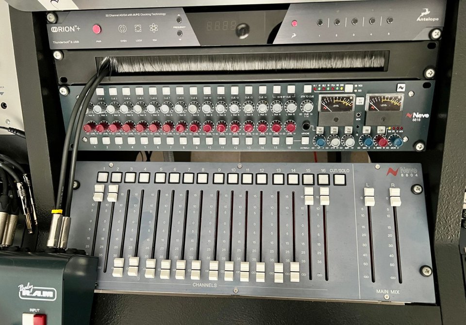 PACK DE SUMMING ANTELOPE + NEVE 8816 (pack completo para summing) de segunda mano · Foto 1 de 10 · Barcelona · 3900 €
