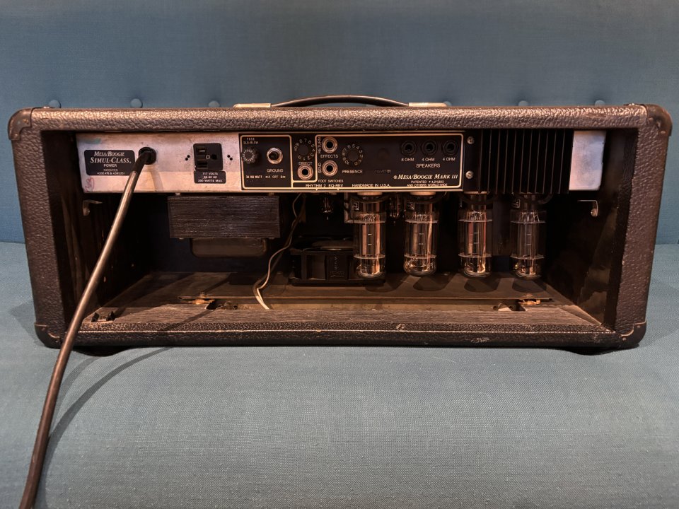Mesa Boogie Mark III 3-Channel 100-Watt Guitar Amp Head 1988 - Blue Stripe + Flightcase de segunda mano · Foto 4 de 8 · Barcelona · 2500 €