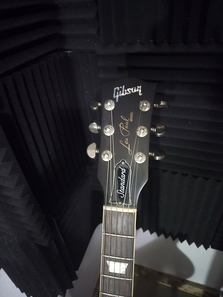 Gibson Les Paul Standard 60s Faded Vintage Cherry Sunburst. de segunda mano · Foto 5 de 5 · Málaga · 1800 €