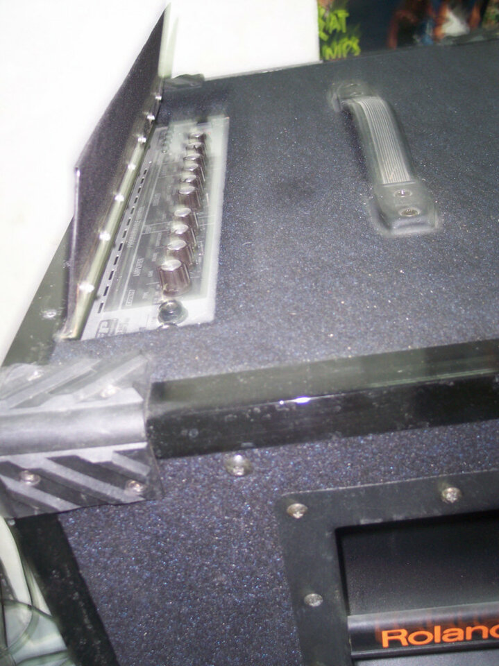 Amplificador Roland Para Bajo y teclado