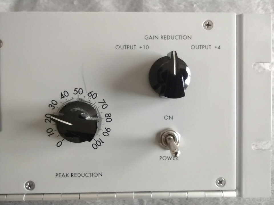 Compresor Universal Audio Teletronix LA2A