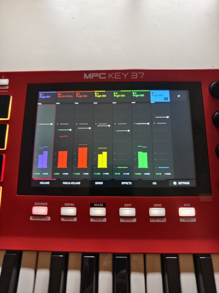 Akai MPC 37 key