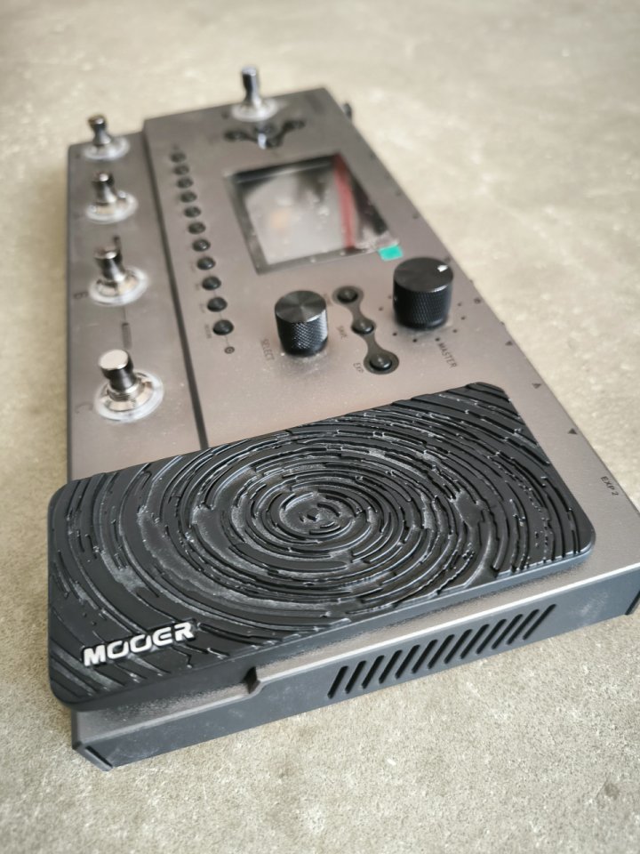 Pedalera MOOER.GE200Pro de segunda mano · Foto 2 de 8 · Badajoz · 250 €