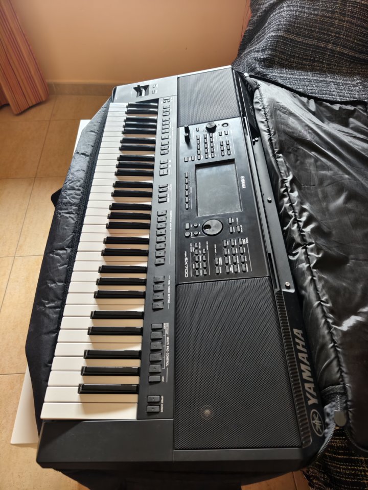Yamaha psr sx700