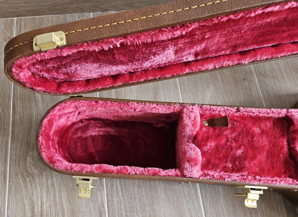 Estuche de lujo Gibson modelo J-185 Marrón.