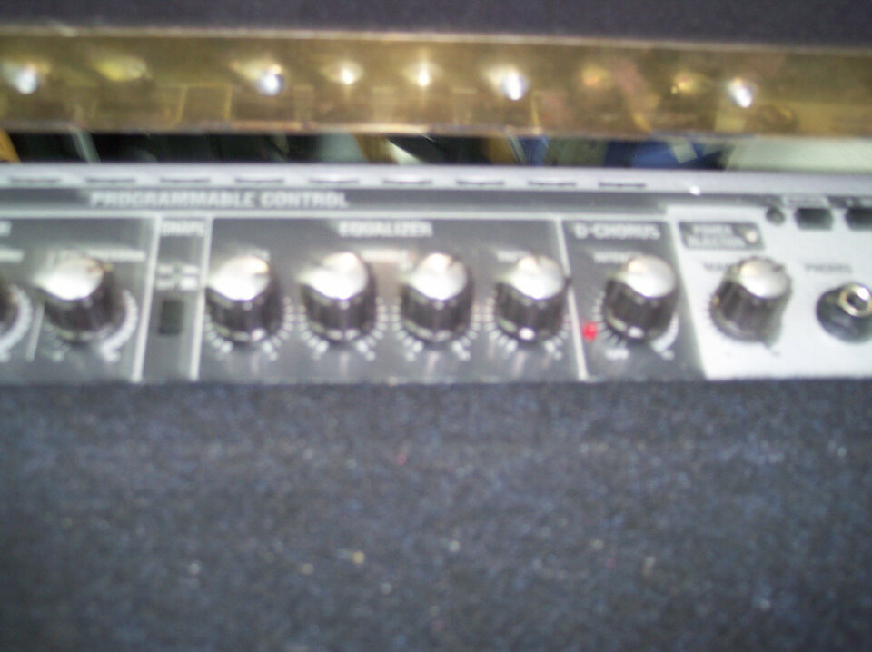 Amplificador Roland Para Bajo y teclado