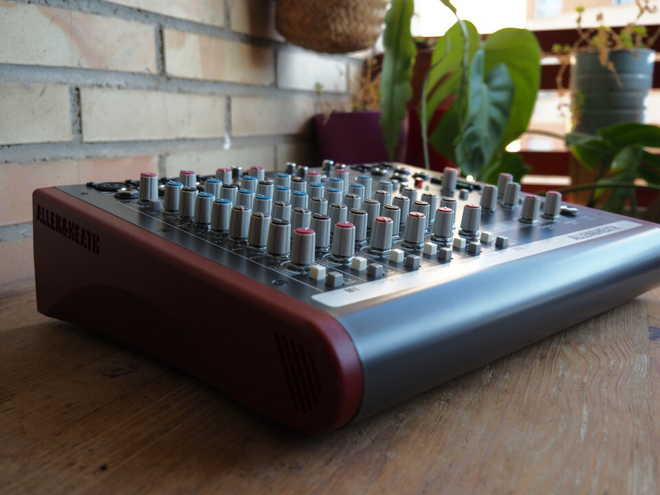 Allen & Heath ZED-10