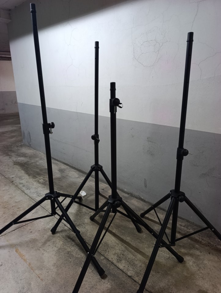 4 pies de Altavoz nuevos a estrenar