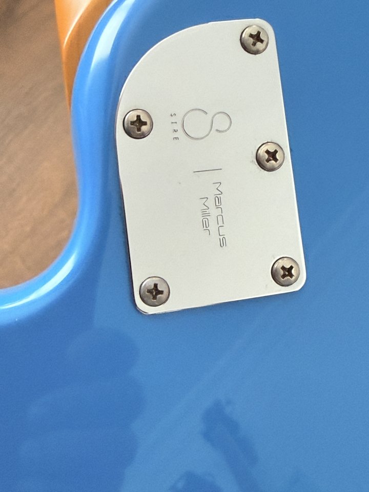 Sire Z3 5 cuerdas Estilo Music Man de segunda mano · Foto 6 de 6 · Málaga · 285 €