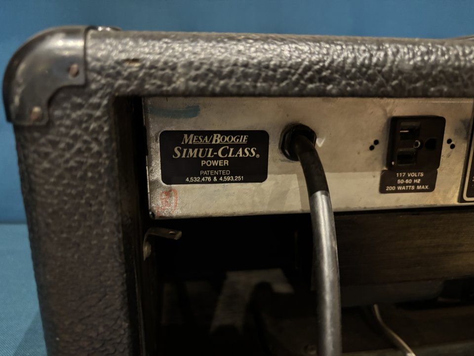 Mesa Boogie Mark III 3-Channel 100-Watt Guitar Amp Head 1988 - Blue Stripe + Flightcase de segunda mano · Foto 5 de 8 · Barcelona · 2500 €