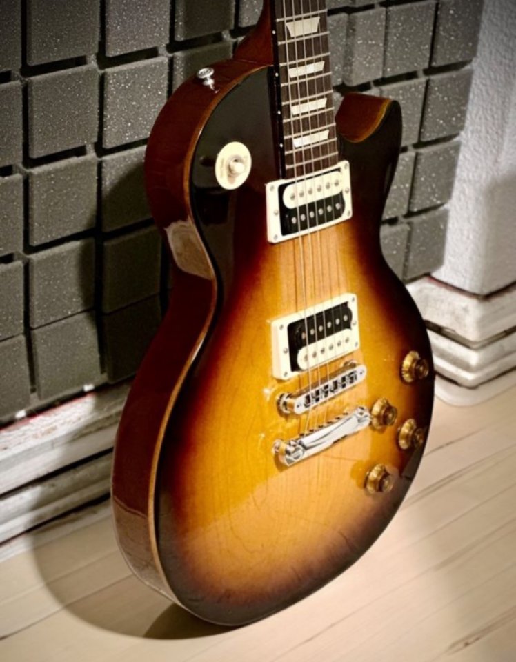 Gibson Lespaul Studio Deluxe II de segunda mano · Foto 2 de 8 · Málaga · 1450 €
