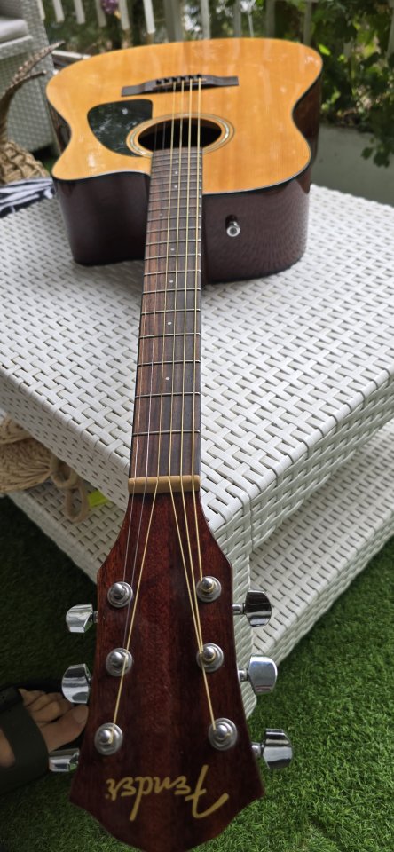 Fender FG300 ce de segunda mano · Foto 3 de 10 · Madrid · 180 €