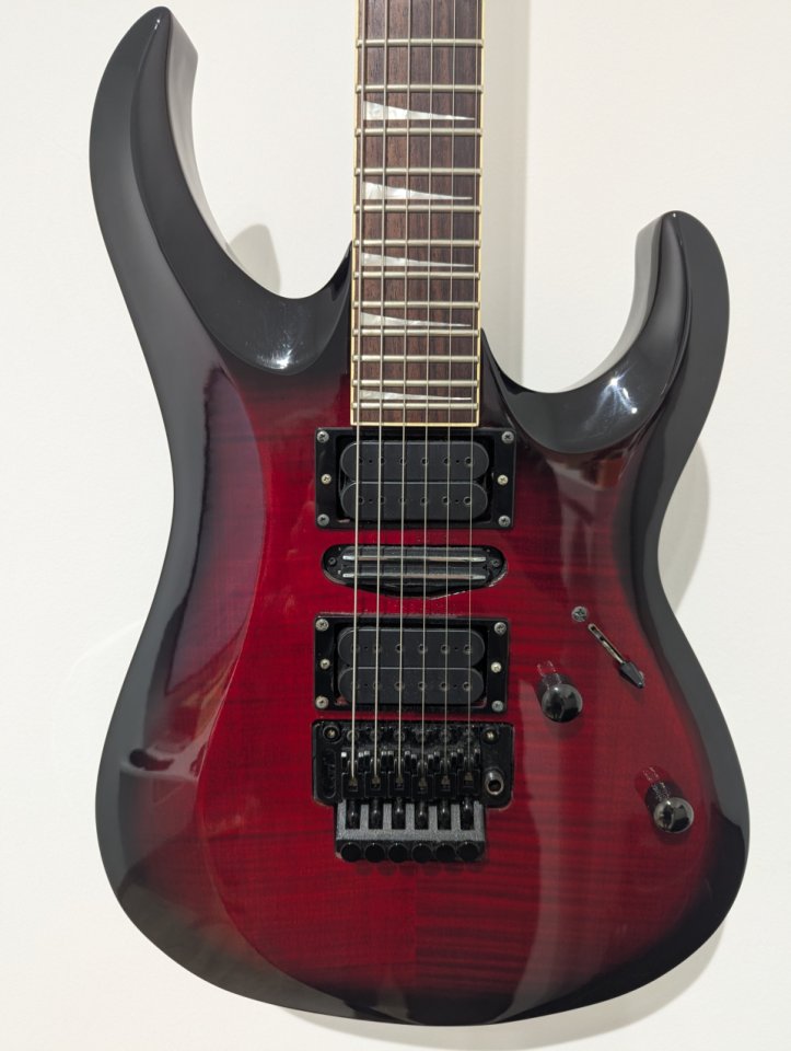 Cort X11 + Dimarzio Evolution Set + Estuche