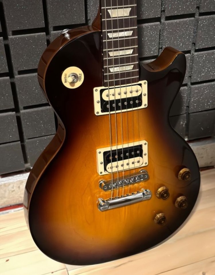 Gibson Lespaul Studio Deluxe II de segunda mano · Foto 6 de 8 · Málaga · 1450 €