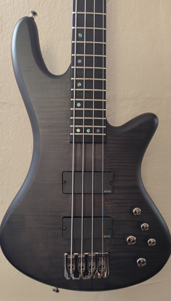 Schecter Stiletto Studio 4 de segunda mano · Foto 1 de 7 · Madrid · 750 €