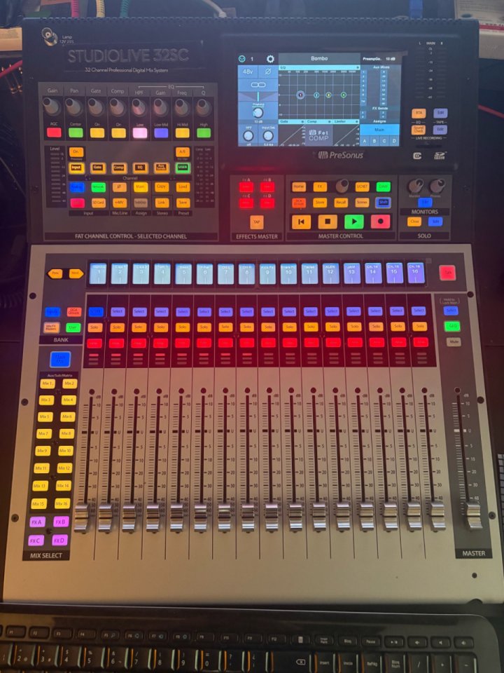 PRESONUS Studiolive 32SC - Impecable, como nueva. de segunda mano · Foto 9 de 10 · Navarra · 1000 €