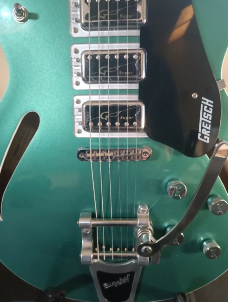 Guitarra eléctrica Gretsch G5622T CB
